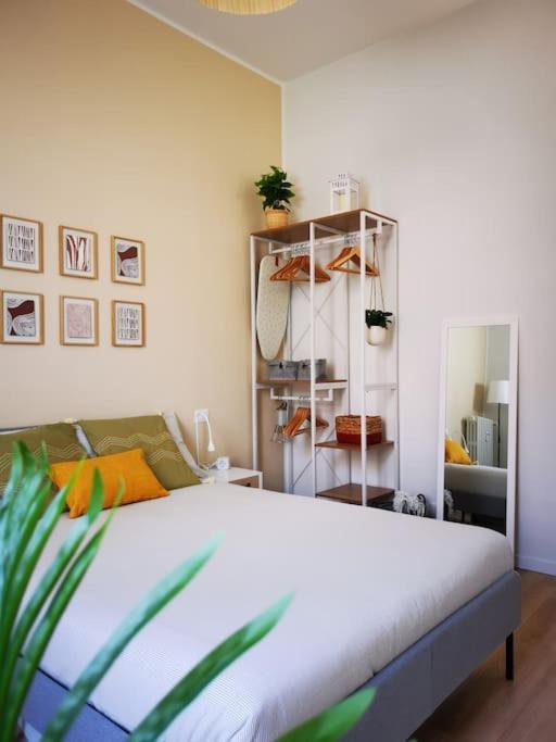 Appartement Sunny Flat 50 Meters From The Metro à Milan Extérieur photo