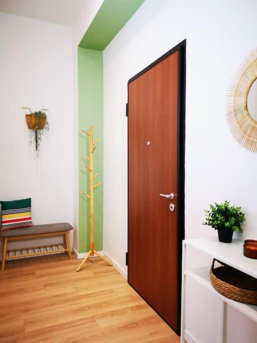 Appartement Sunny Flat 50 Meters From The Metro à Milan Extérieur photo