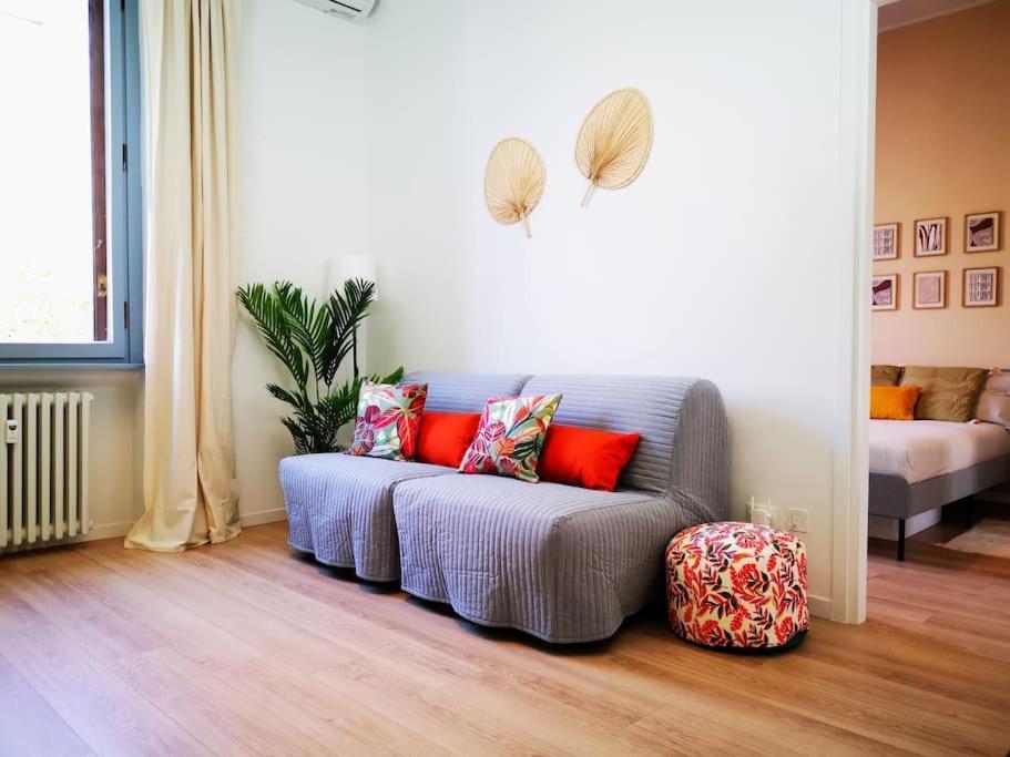Appartement Sunny Flat 50 Meters From The Metro à Milan Extérieur photo
